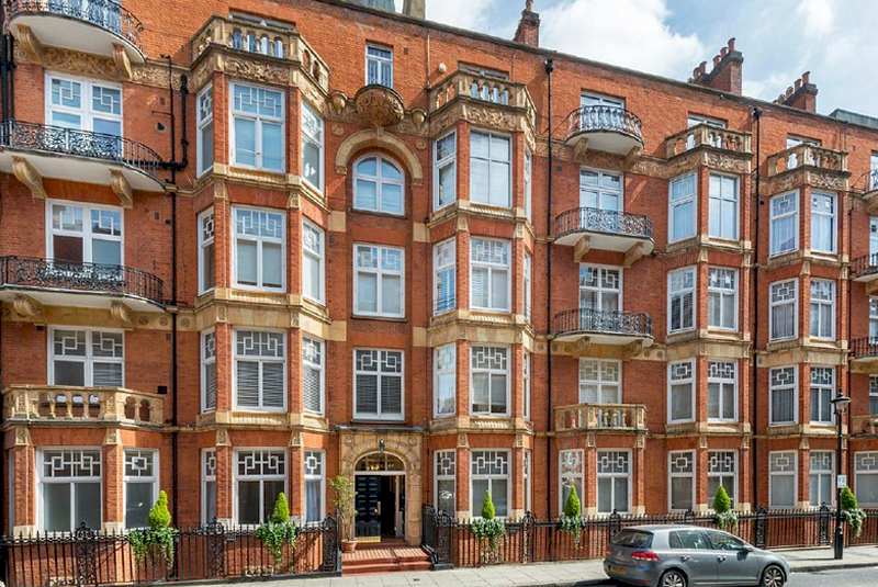 Baker Street Apartment